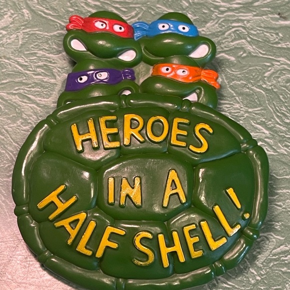 1989 Teenage Mutant Ninja Turtles Burger King Rad Badge Turtle Shell - Picture 2 of 4